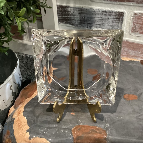 Vintage Clear Glass Crafted Ashtray - Great gently used condition - Collectible - Picture 2 of 9